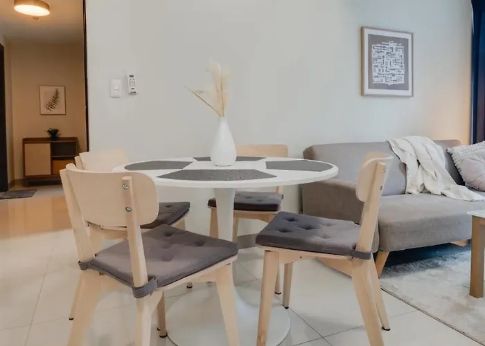 Apartamento 16th Floor Uptown Parksuites Tower 1