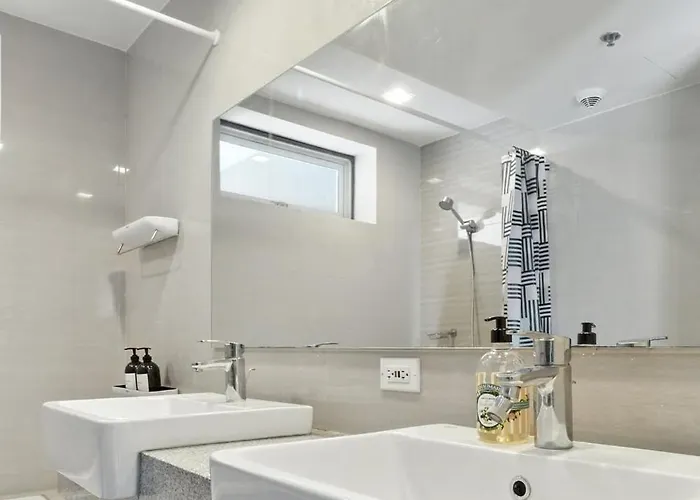 16th Floor Uptown Parksuites Tower 1 Manila